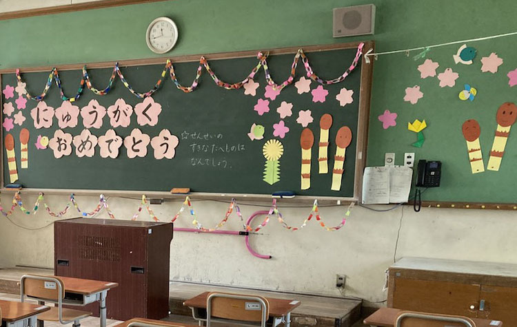 2021年度 入学式(4/8)教室前